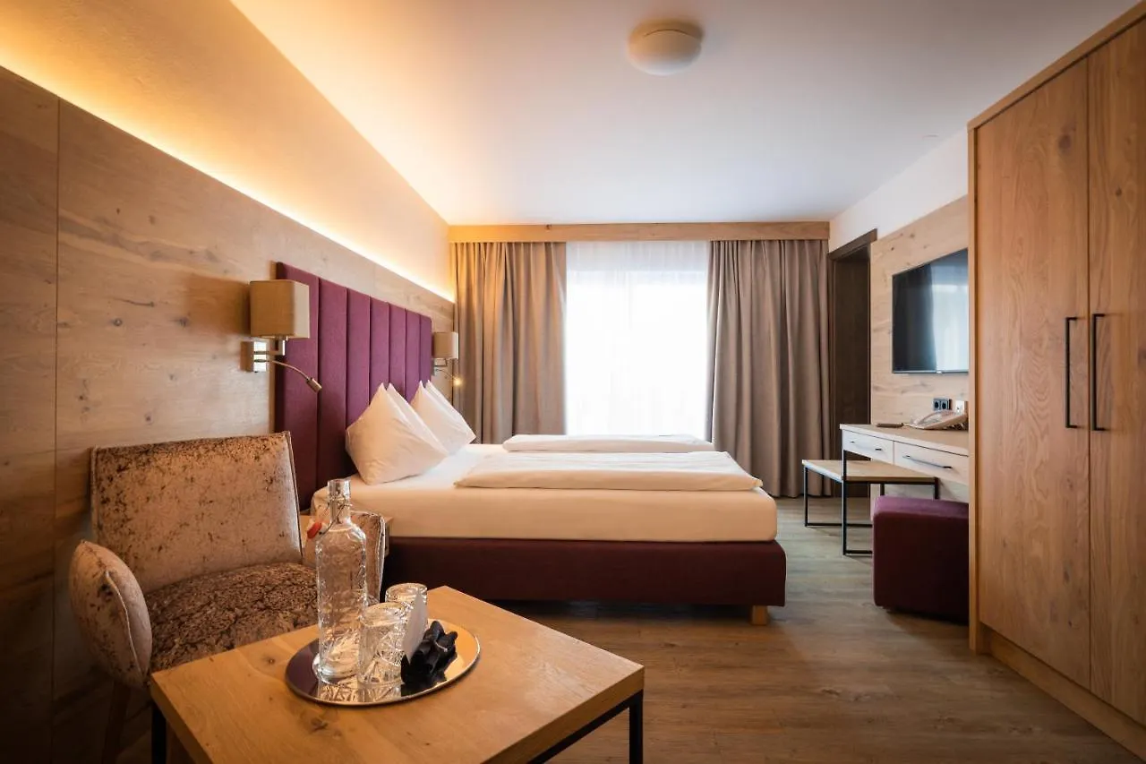Hotel Sonnegg Saalbach 4*,