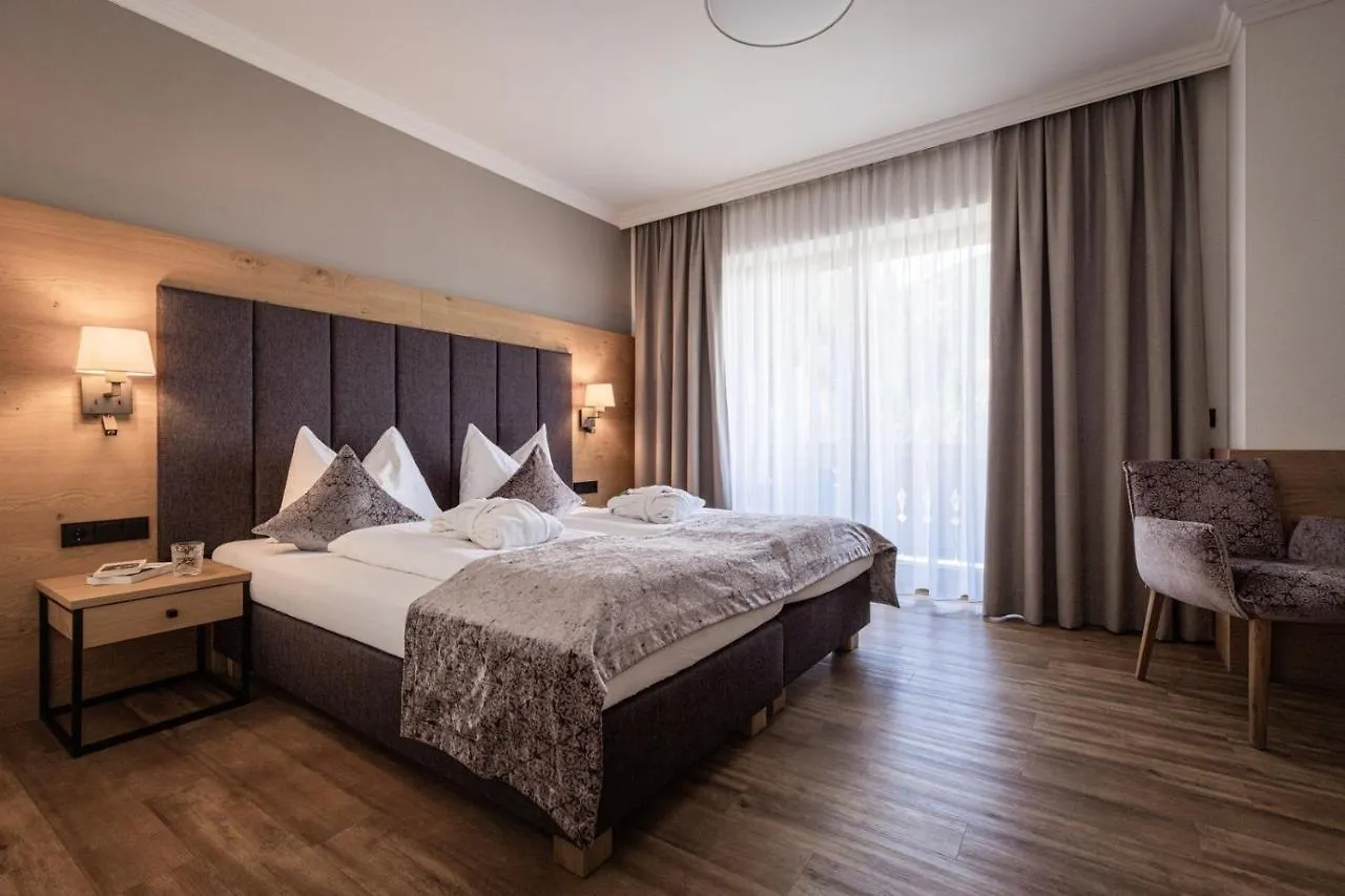 Hotel Sonnegg Saalbach-Hinterglemm