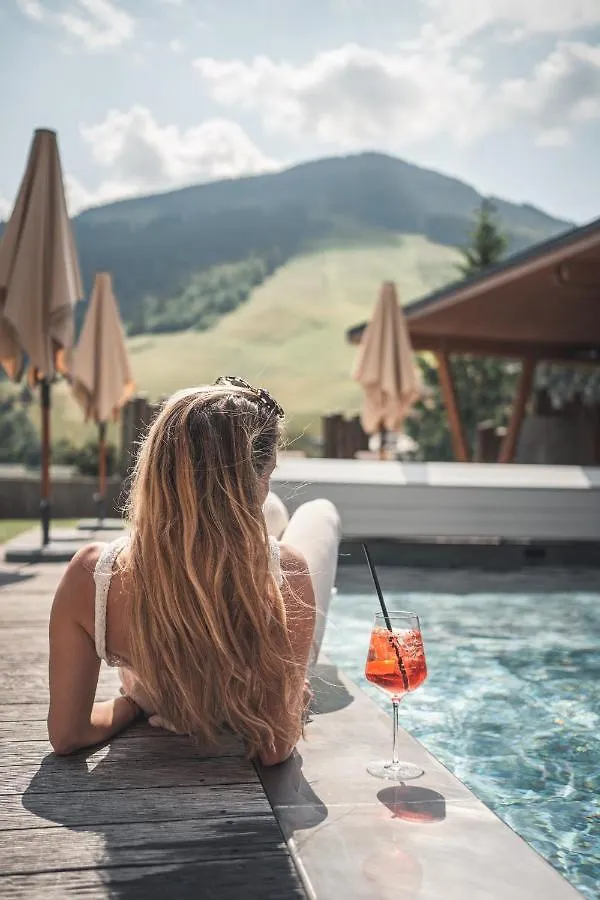 Hotel Sonnegg Saalbach 4*,